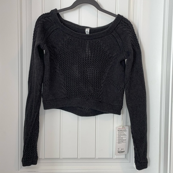 Lululemon “Be Present Pullover” - Picture 1 of 12